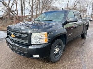 lot 19 image: 2010 CHEVROLET SILVERADO 1500 LTZ 130k Miles  No Accidents  4x4 (NO RESERVE)