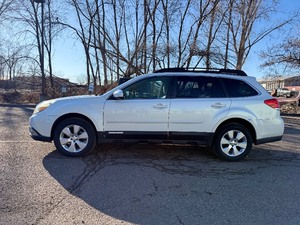 2011 SUBARU OUTBACK 2.5I LIMITED *Prior Certified Pre-Owned | No Accidents | All Wheel Drive* (NO RESERVE)