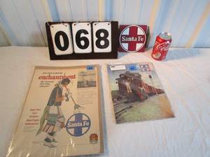 lot 68 image: 3 Santa Fe Collectibles