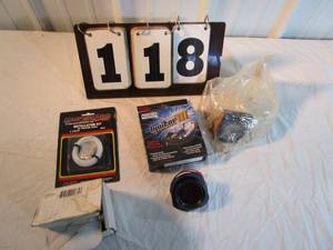 lot 118 image: Assortment of Vintage Car Parts