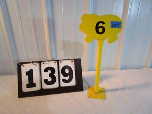 lot 139 image: Table Stand