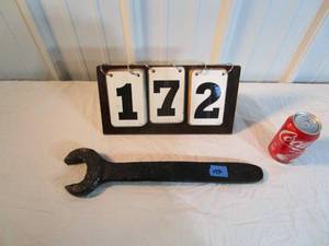 lot 172 image: Antique Railroad Wrench - 24