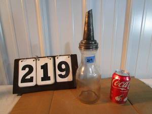 lot 219 image: Glass Oil Dispenser - 1 qt