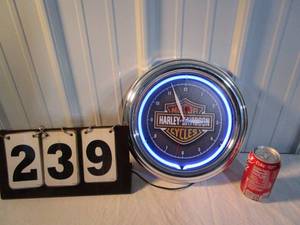 lot 239 image: Harley Davidson Neon Clock