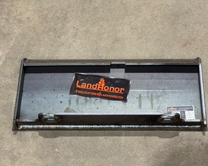 Landhonor TORO Dingo Mount Plate - Heavy Gauge (MAP-16-24W)