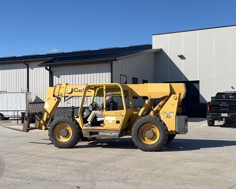 Gehl Dyno Lift DL-8H Telehandler, 8,000 Pound Rating