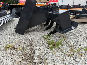 lot 57 image: WOLVERINE Skid Steer Ripper RPR-12-72W