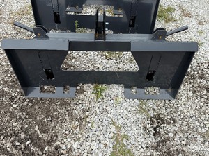 lot 99 image: Landhonor Skid Steer 3 Point Hitch Adapter PHA-16-2C