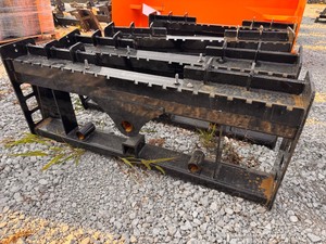 lot 34 image: WOLVERINE Pallet Fork Frame PFF1-13-45W - PFF2-13-45W - PFF3-13-45W