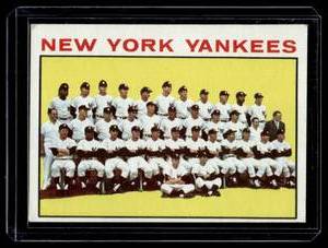 lot 177 image: 1964 New York Yankees Team Card w Mickey Mantle Topps #433 Vintage Baseball Card