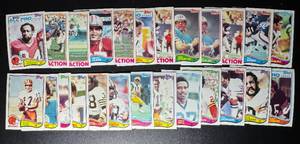 lot 135A image: 25-Card 1982 NFL Vintage Topps Misc Football Card Lot