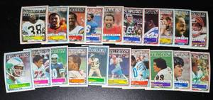 lot 140A image: 20-Card 1983 NFL Vintage Topps Misc Football Card Lot