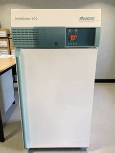 lot 20 image: MSRP $7,000 Hettich HettCube 400 Lab Incubator  400L  Large, easy-to-use incubator for growing cell cultures &amp samples. Digital controls, stainless steel shelves, even airflow to keep samples safe, dual panels plus lock &amp Keys