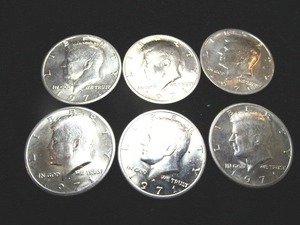 lot 4 image: Six 1971 Kennedy Half Dollars