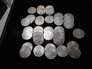 lot 25 image: Roll State Quarters