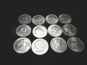 lot 37 image: 12 Susan B Anthony Dollars