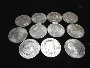 lot 40 image: 11 Susan B Anthony Dollars