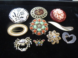 lot 316 image: Brooches  Pins, Monet, Coventry