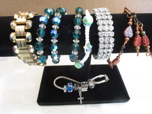 lot 321 image: Bracelets, Rhinestone, Copper
