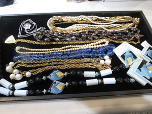 lot 328 image: Necklaces, Multi-Strand, Faceted Blue Glass