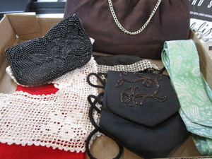 lot 339 image: Evening Bag, Textiles