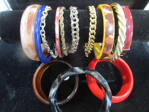 lot 352 image: Bracelets w Lucite Bangle