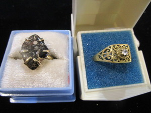 lot 360 image: Turritella Fossil Agate & Filigree Rings