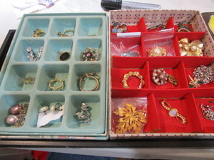 lot 365 image: Two Vintage Jewelry Holders, Jewelry