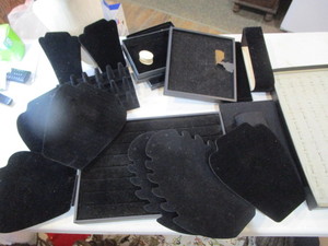 lot 367 image: Jewelry Display Items