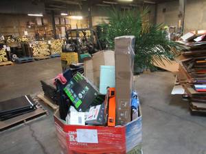 Pallet of Store Overstock and Ecommerce Product and Returns