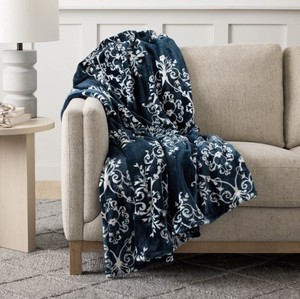 NEW Members Mark Seasonal Lounge Throw, 60x70 - Emma Med