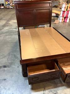 Universal Broadmore Rose Storage Bed - KING - Needs Repair