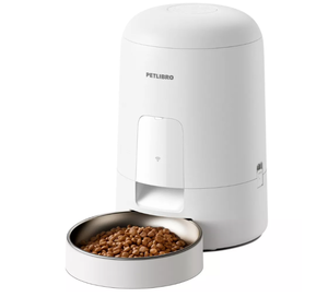 lot 222 image: Petlibro 2L Wire Free Air Automatic WiFi Cat and Dog Automated Feeder (Used)