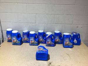 lot 53 image: LOT OF 10 Splash Ice Melt