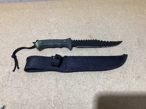lot 82 image: Neptune 13 Chameleon Survival Knife W Sheath HWT03-GYL