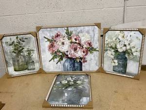 lot 311 image: LOT OF 4 Wall Decor Art Frames