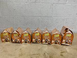 lot 202 image: LOT OF 7 Scrub Daddy Holiday 3 Pack