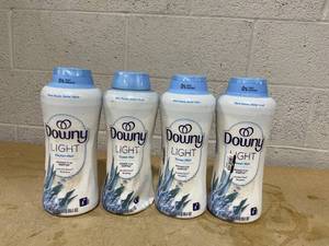 lot 212 image: LOT OF 4 Downy Light Ocean Mist Laundry Scent Bead Boosters