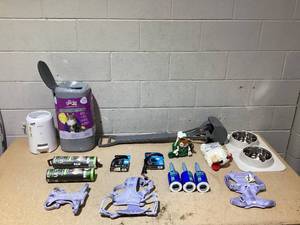 lot 146 image: LOT OF 16 Pet Merchandise