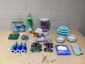 lot 147 image: LOT OF 17 Pet Merchandise