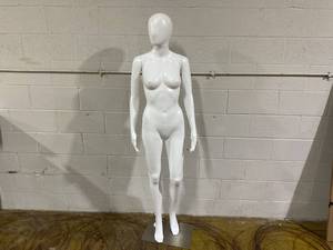 lot 179 image: Female Mannequin Egghead Plastic Full Body Dress Form Display 59