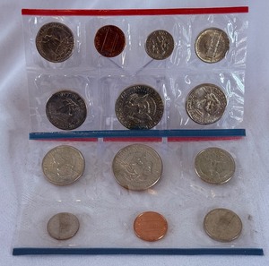 lot 97 image: 1980 uncirculated P & D us mint coin set OGP - cello wrap only
