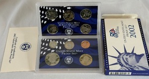 lot 113 image: 2002 Proof Set - original package with COA