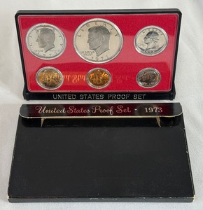 lot 120 image: 1973 Proof Set - original package with COA