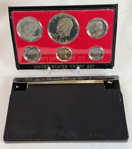 lot 121 image: 1974 Proof Set - original package with COA