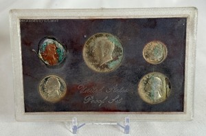 lot 131 image: 1987 Proof Set - some fire damage