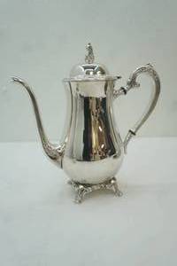 lot 2 image: Vintage Oneida Silver-Plated Coffee PotTea Pot 11 tall