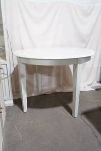 lot 11 image: 42 round diningbreakfast nook table