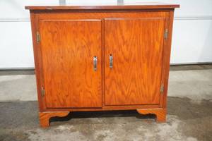 lot 40 image: vintage dry bar cabinet