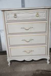 lot 43 image: vintage French Provincial Style chest of drawers